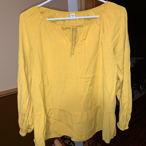 Old Navy long sleeve size medium. Freshly washed. - Picture 1 of 1